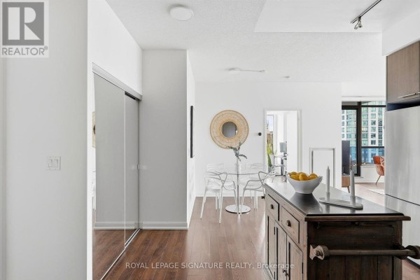 Dining room - 2009 - 500 Sherbourne Street, Toronto, ON M4X1L1 Photo 2