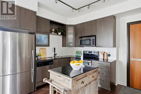 Kitchen - 2009 - 500 Sherbourne Street, Toronto, ON M4X1L1 Photo 3