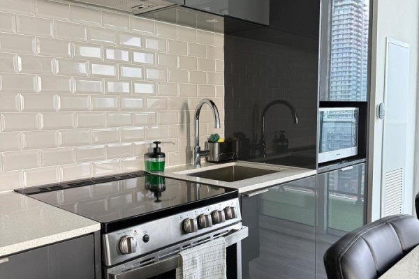 Kitchen - 2009 - 70 Annie Craig Drive, Toronto, ON M8V0C5 Photo 2