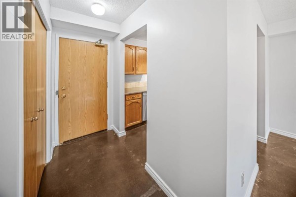 3pc Bathroom - 201, 2211 29 Street Sw, Calgary, AB T3E2K1 Photo 2