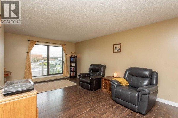 201, 49 Bennett Street, Red Deer, AB, photo 2