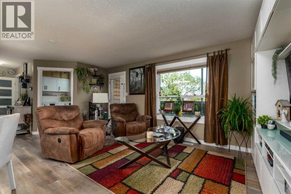 201, 5102 47 Street, Lloydminster, AB, photo 2