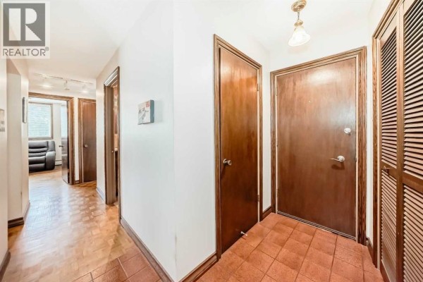 Kitchen - 201, 512 Cedar Crescent Sw, Calgary, AB T3C2Y8 Photo 4