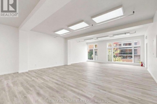 201 - 14 Mccaul Street, Toronto, ON, photo 2