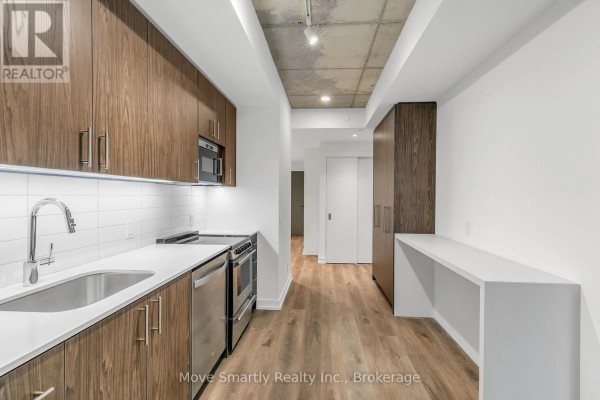 201 - 115 Larchmount Avenue, Toronto, ON, photo 2