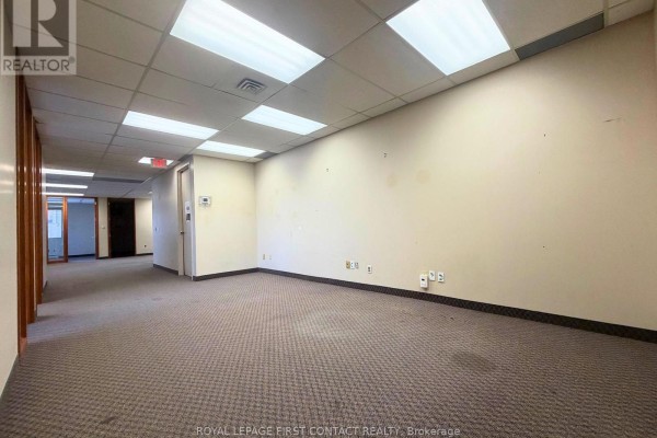 201 - 135 Bayfield Street, Barrie, ON L4M3B3 Photo 4