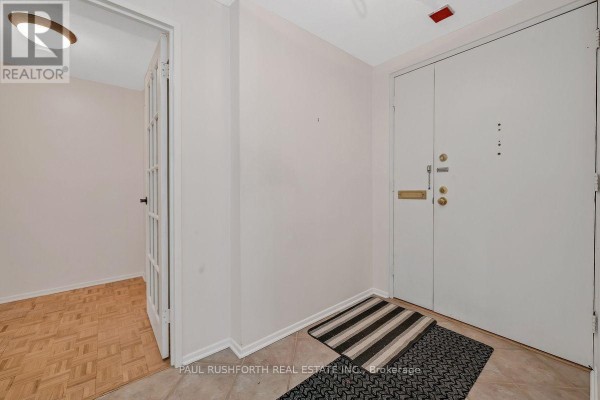 Foyer - 201 - 1356 Meadowlands Drive E, Ottawa, ON K2E6K6 Photo 4