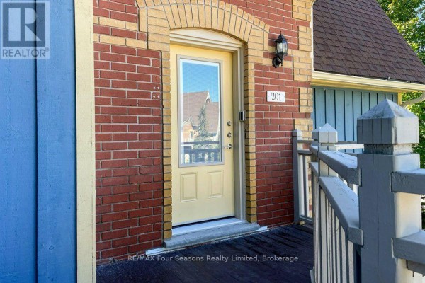 Kitchen - 201 - 184 Snowbridge Way, Blue Mountains, ON L9Y0V1 Photo 2