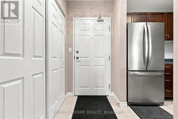 Bedroom - 201 - 2 Colonial Drive, Guelph, ON N1L0K8 Photo 4