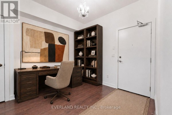201 - 20 Bruyeres Mews, Toronto, ON M5V0G8 Photo 3