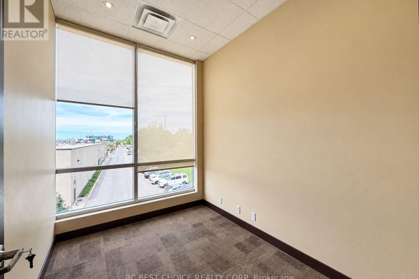 201 - 20 Gibson Drive, Markham, ON L3R0M7 Photo 5