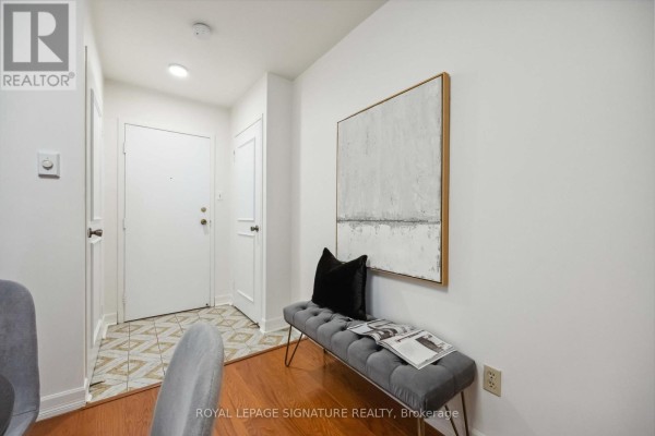 Dining room - 201 - 212 St. George Street, Toronto, ON M5R2N5 Photo 2