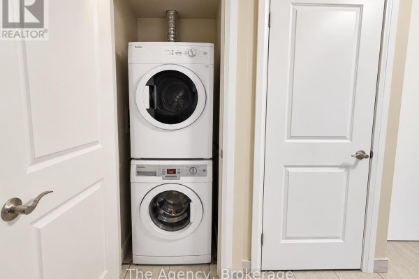 201 - 2200 Sherobee Road, Mississauga, ON L5A3Y3 Photo 5