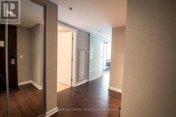 201 - 300 Lisgar Street, Ottawa, ON K2P0E2 Photo 5