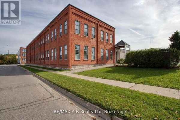 201 - 342 Erie Street, Stratford, ON, photo 2