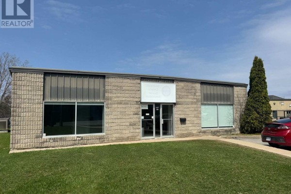 201 - 35 Terry Fox Drive, Kingston, ON K7M8N4 Photo 2