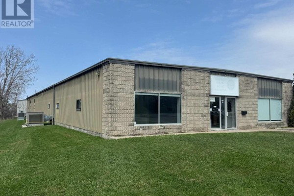 201 - 35 Terry Fox Drive, Kingston, ON K7M8N4 Photo 3