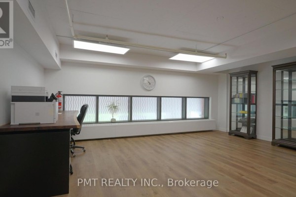 201 - 36 Via Bagnato, Toronto, ON M6A0B7 Photo 2