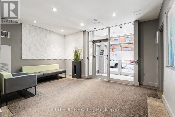 Living room - 201 - 383 Cumberland Street, Ottawa, ON K1N1J7 Photo 5