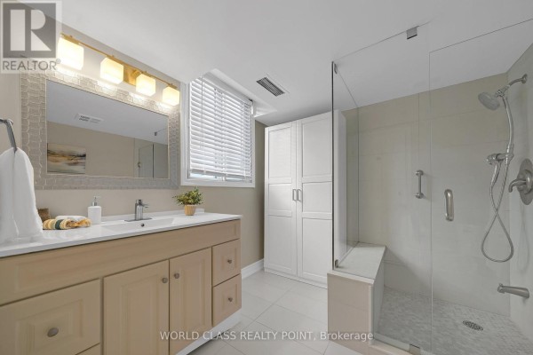 201 - 40 Harding Boulevard W, Richmond Hill, ON L4C9S5 Photo 4