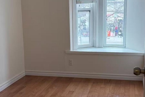 Bedroom 3 - 201 - 413 Spadina Avenue, Toronto, ON M5T2G6 Photo 3