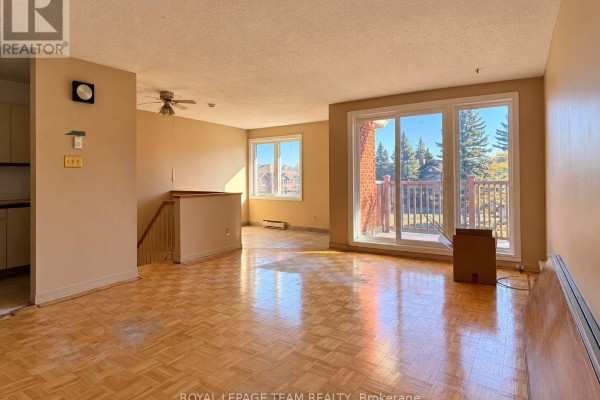 Living room - 201 - 455 Canteval Terrace, Ottawa, ON K4A2C5 Photo 5