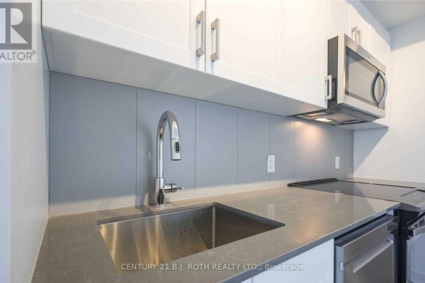 201 - 681 Yonge Street N, Barrie, ON, photo 2