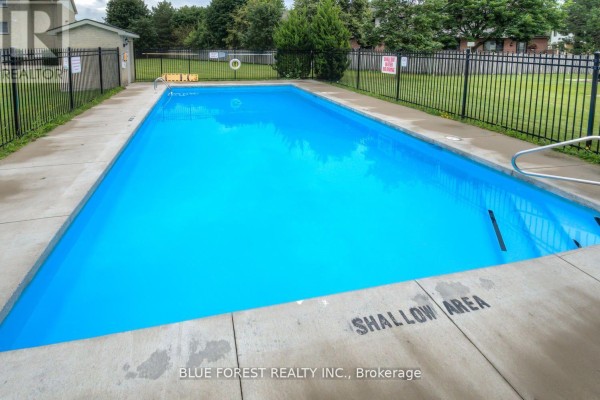 201 - 737 Deveron Crescent, London South, ON N5Z4X9 Photo 4