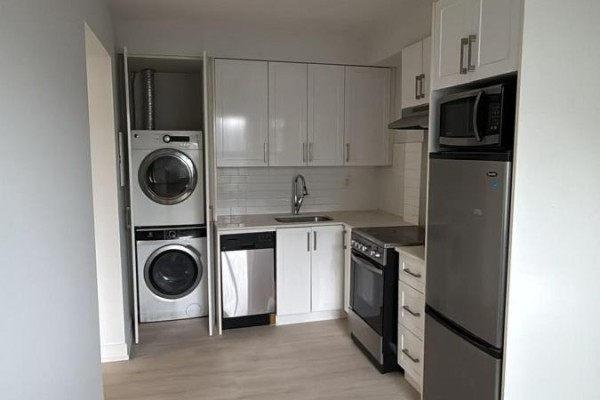 Living room - 201 - 741 Dovercourt Road, Toronto, ON M6H2X1 Photo 2