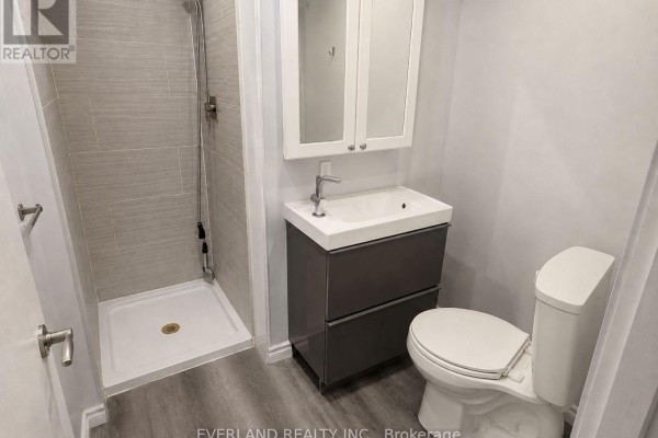 301 - 850 Bathurst Street, Toronto, ON M5R3G1 Photo 4
