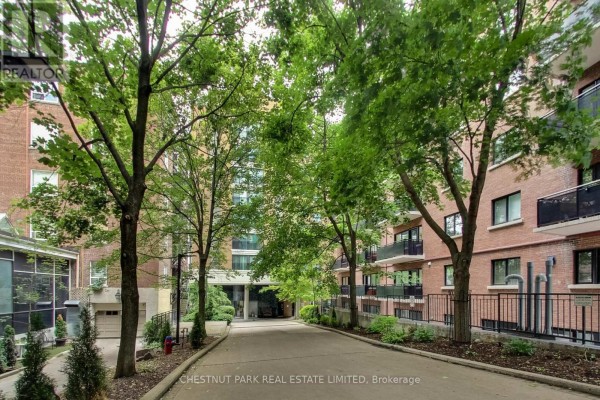 201 - 97 Lawton Boulevard, Toronto, ON, photo 2