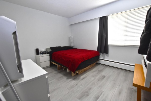 201 1320 Fir Street, White Rock, BC V4B4B2 Photo 5
