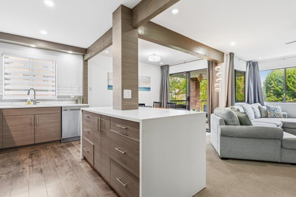 201 1379 Merklin Street, White Rock, BC V4B4C2 Photo 2
