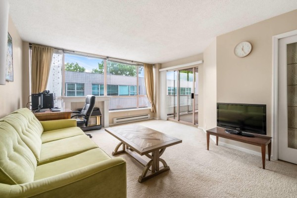 201 14881 103a Avenue, Surrey, BC, photo 2