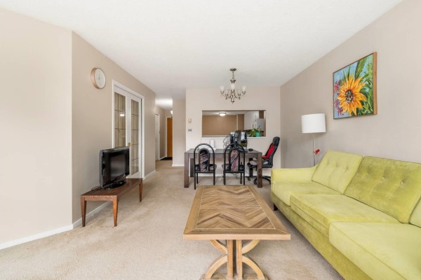 201 14881 103a Avenue, Surrey, BC, photo 3