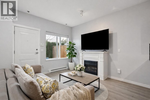 201 1661 Fraser Avenue, Port Coquitlam, BC V3B0B6 Photo 2