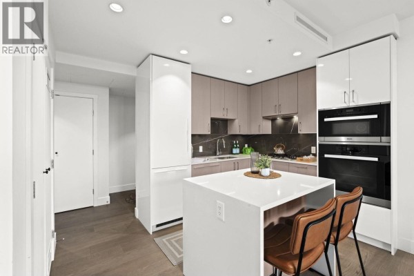 201 1675 Lions Gate Lane, North Vancouver, BC V7P3B4 Photo 3