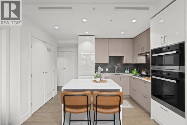 201 1675 Lions Gate Lane, North Vancouver, BC V7P3B4 Photo 5