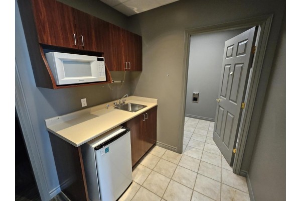 201 2430 King George Boulevard, Surrey, BC, photo 2
