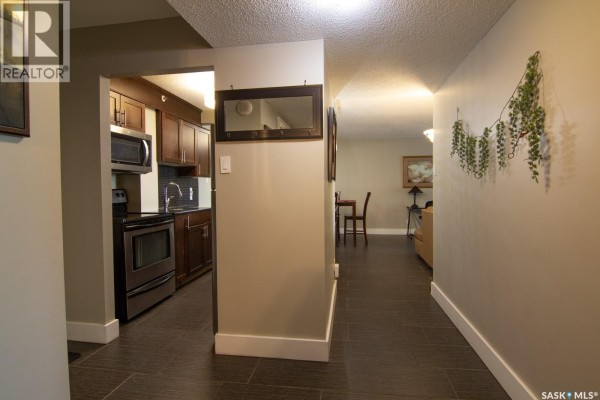 Living room - 201 320 5th Avenue N, Saskatoon, SK S7K2D5 Photo 3