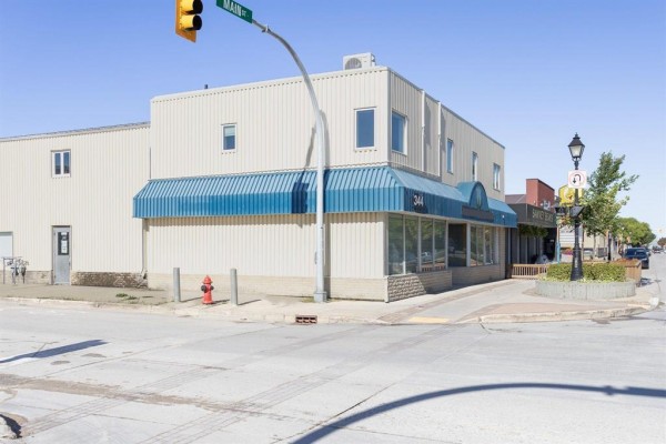 201 344 Main Street, Steinbach, MB, photo 2