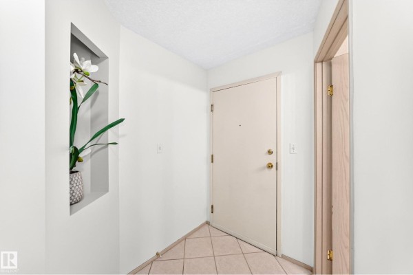 Primary Bedroom - #201 4220 139 Av Nw, Edmonton, AB T5Y2Y2 Photo 4