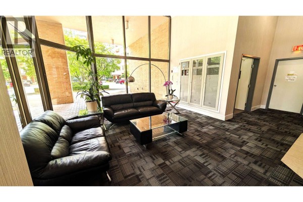 201 4689 Hazel Street, Burnaby, BC V5H4R6 Photo 4