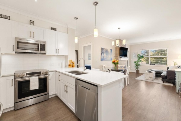 201 5020 221a Street, Langley, BC V2Y0V5 Photo 2