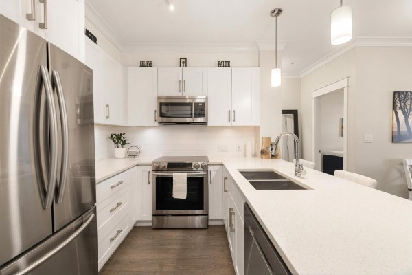 201 5020 221a Street, Langley, BC V2Y0V5 Photo 3