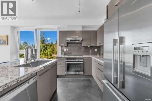 201 650 Evergreen Place, North Vancouver, BC V7N0A5 Photo 3