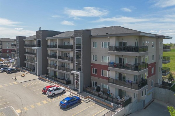 201 70 Philip Lee Drive, Winnipeg