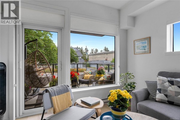 Office - 201 7162 West Saanich Rd, Central Saanich, BC V8M1P6 Photo 5