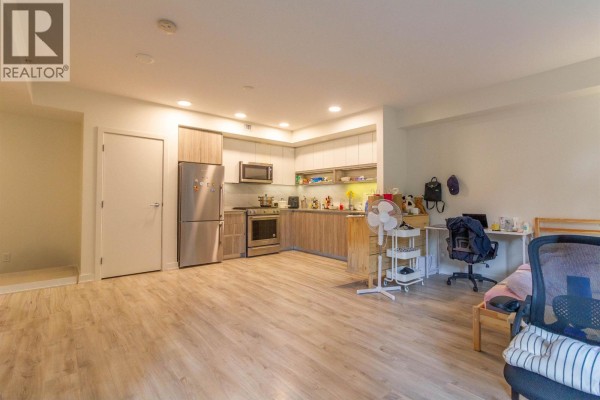 201 8940 University Crescent, Burnaby, BC V5A0E7 Photo 5