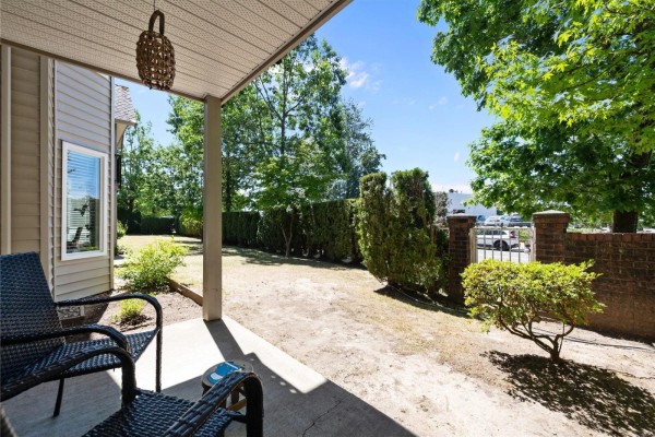 201 8972 Fleetwood Way, Surrey, BC V3R0T5 Photo 5